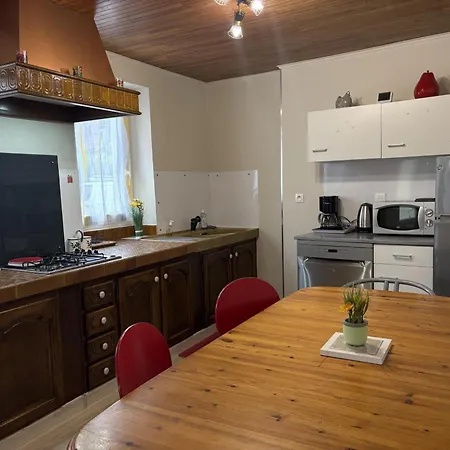בית כפרי Pour 6 Pers Avec Jardin En Allier, Terrasse Et Climatisation Bransat