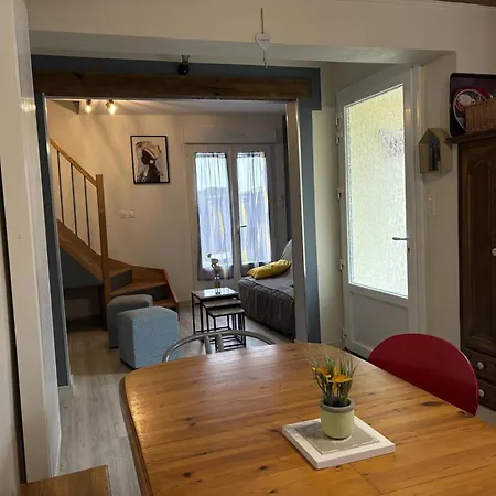 Pour 6 Pers Avec Jardin En Allier, Terrasse Et Climatisation * Bransat