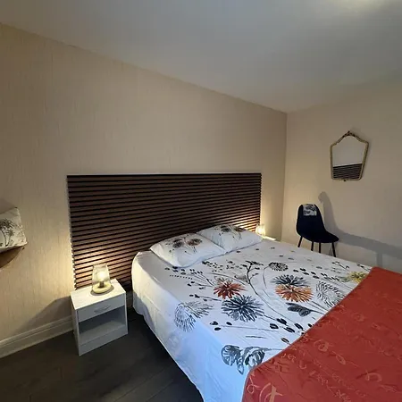 Pour 6 Pers Avec Jardin En Allier, Terrasse Et Climatisation - Fr-1-489-588 *