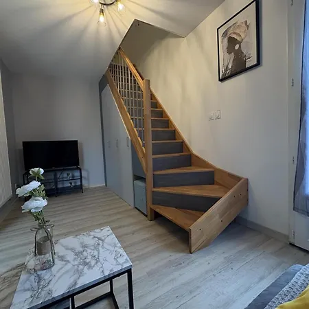 Pour 6 Pers Avec Jardin En Allier, Terrasse Et Climatisation - Fr-1-489-588 * Bransat