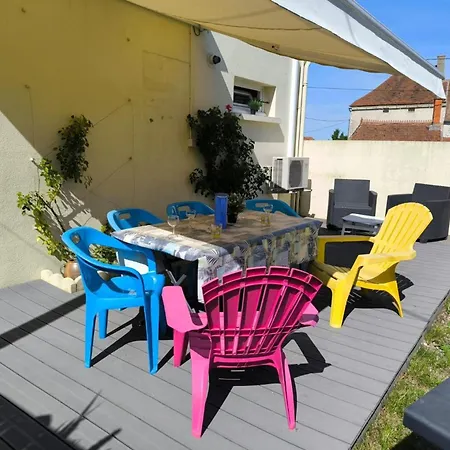 Pour 6 Pers Avec Jardin En Allier, Terrasse Et Climatisation * Bransat